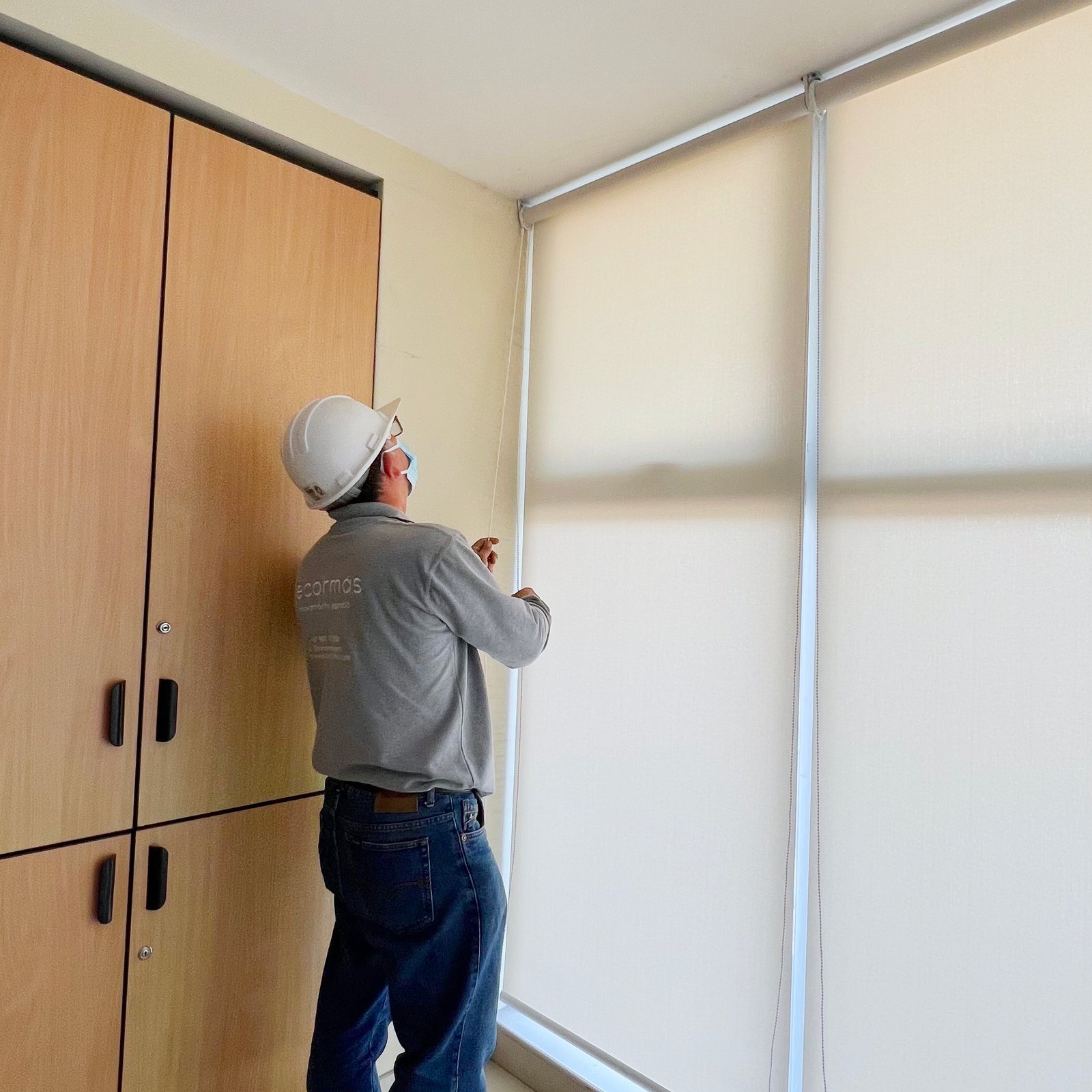 02-cortinas-roller-screen-cortinas-enrollables-para-oficina
