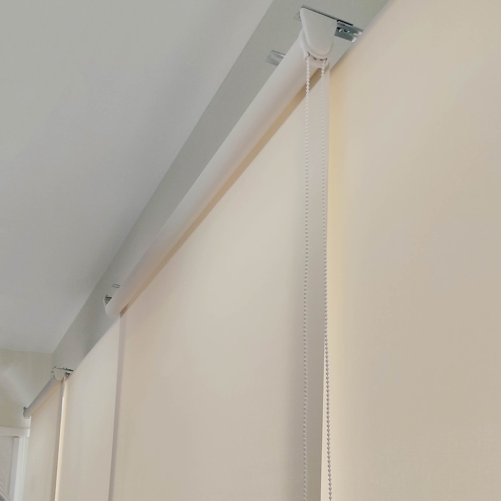 01-cortinas-roller-screen-cortinas-enrollables-para-oficina